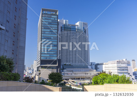 「なんばスカイオ」と「スイスホテル南海大阪」 132632030