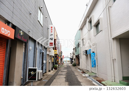 南房総最大の歓楽街「なぎさ銀座」(千葉県館山市北条) 南房総最大の歓楽街「なぎさ銀座」(千葉県館山市北条) 132632603