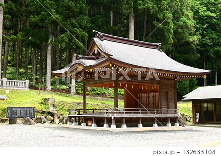 遠野六神石神社 神楽殿 132633108
