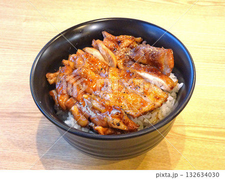 とりてり丼　鶏照り焼き丼　鳥照り焼き丼 132634030