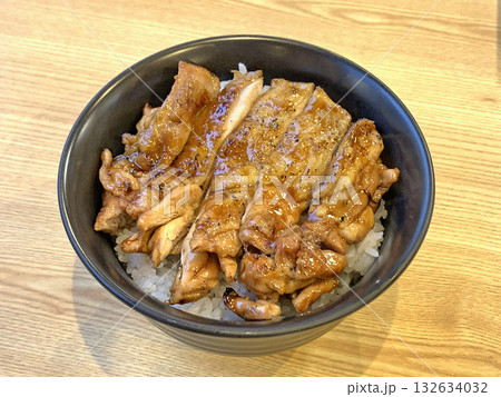 とりてり丼　鶏照り焼き丼　鳥照り焼き丼 132634032