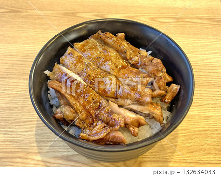 とりてり丼 鶏照り焼き丼 鳥照り焼き丼 とりてり丼 鶏照り焼き丼 鳥照り焼き丼 132634033