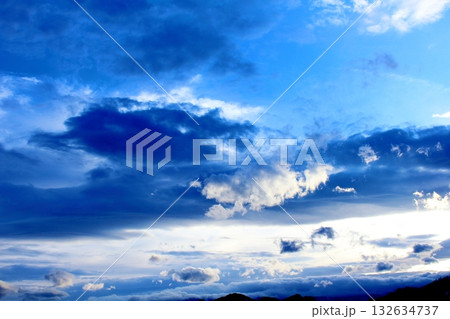 空と雲とが織りなす色紙 信州の空と雲 空と雲とが織りなす色紙 信州の空と雲 132634737
