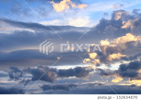 空と雲とが織りなす色紙　　　信州の空と雲 132634870