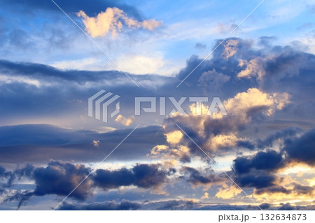 空と雲とが織りなす色紙 信州の空と雲 空と雲とが織りなす色紙 信州の空と雲 132634873