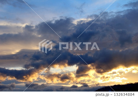 空と雲とが織りなす色紙 信州の空と雲 空と雲とが織りなす色紙 信州の空と雲 132634884