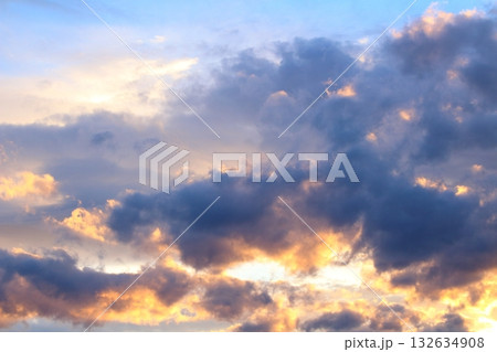 空と雲とが織りなす色紙 信州の空と雲 空と雲とが織りなす色紙 信州の空と雲 132634908