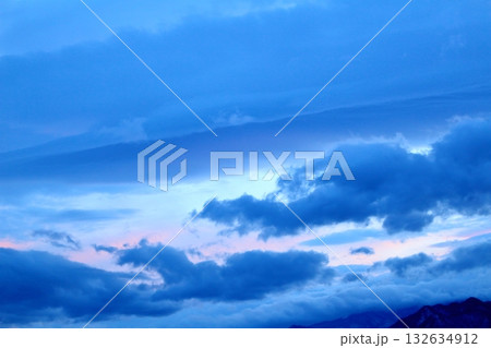 空と雲とが織りなす色紙 信州の空と雲 空と雲とが織りなす色紙 信州の空と雲 132634912