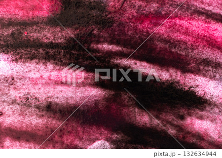 滲む黒と赤の絵の具 132634944