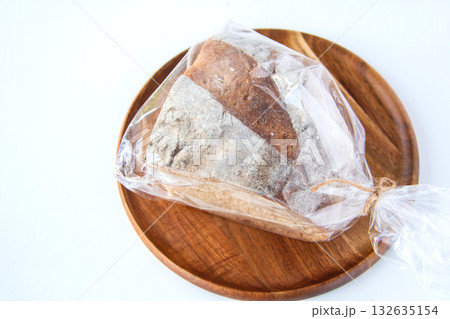 袋入りカンパーニュ 132635154