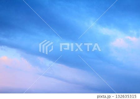 空と雲とが織りなす色紙 信州の空と雲 空と雲とが織りなす色紙 信州の空と雲 132635315