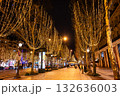 パリ シャンゼリゼ通りのイルミネーション パリ シャンゼリゼ通りのイルミネーション 132636003