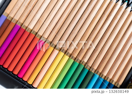 Set of colored pencils for artists in a metal box Set of colored pencils for artists in a metal box 132638149