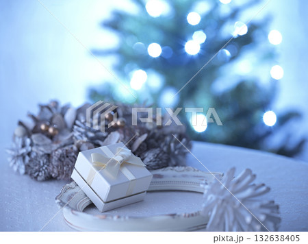 クリスマスイメージ ギフトボックス クリスマスイメージ ギフトボックス 132638405