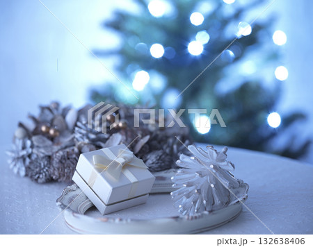 クリスマスイメージ　ギフトボックス 132638406