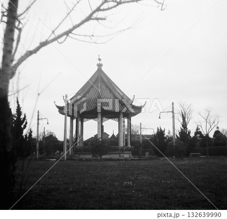 古写真 1939年 日中戦争中の中華民国 上海市内の曹氏墓園(現在の漕渓公園) 古写真 1939年 日中戦争中の中華民国 上海市内の曹氏墓園(現在の漕渓公園) 132639990