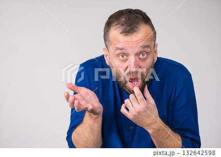 Confused adult man seeking for solution Confused adult man seeking for solution 132642598