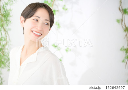 日本人女性のビューティーイメージ 132642697