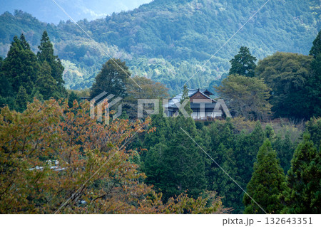 田峰観音から見る田峯城址と奥三河の山々(愛知県北設楽郡設楽町) 田峰観音から見る田峯城址と奥三河の山々(愛知県北設楽郡設楽町) 132643351