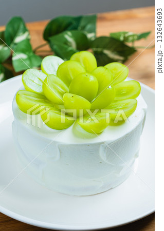 シャインマスカットのケーキ 132643693