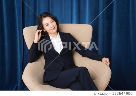ビジネスに成功して自信のあるミドルキャリアウーマン ビジネスに成功して自信のあるミドルキャリアウーマン 132644900