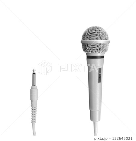 白色のコード付きカラオケ用マイク 132645021