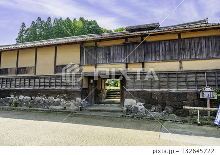 竹田の町並み　殿町武家屋敷通り　吉田家仲門長屋門　大分県竹田市 132645722