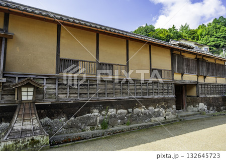 竹田の町並み　殿町武家屋敷通り　吉田家仲門長屋門　大分県竹田市 132645723