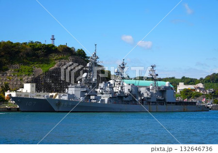 2隻の護衛艦 2隻の護衛艦 132646736