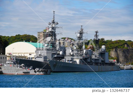 2隻の護衛艦 2隻の護衛艦 132646737