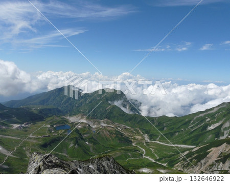 雲上の立山山頂 雲上の立山山頂 132646922