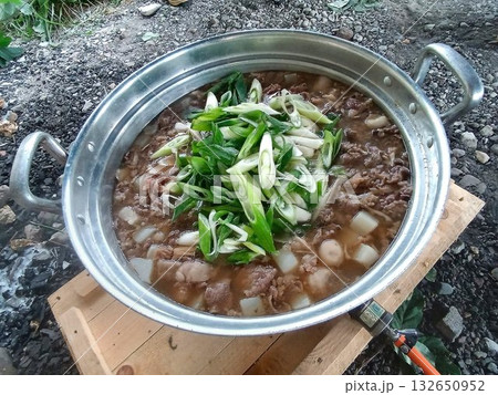 山形の秋を河原で味わう郷土の味… 芋煮 132650952