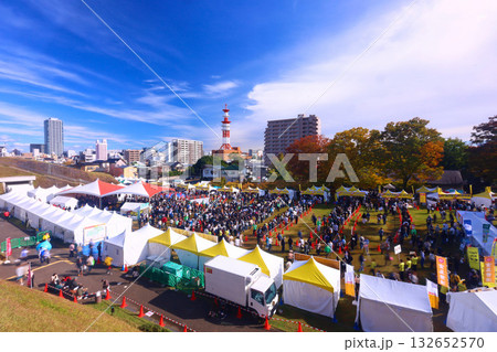 宇都宮市　宇都宮城址公園　餃子祭り 132652570