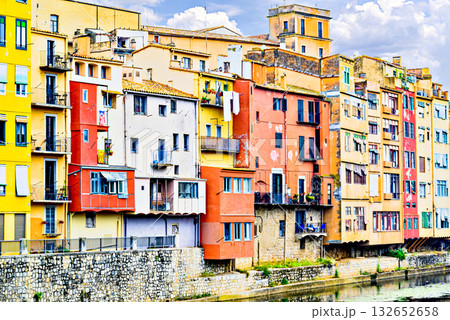 Colorful houses along the Onyar River, also known as hanging houses, in the city of Girona, Catalonia, Spain 132652658