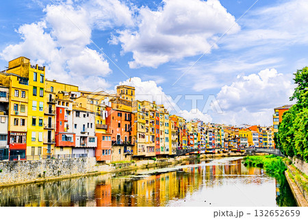 Colorful houses along the Onyar River, also known as hanging houses, in the city of Girona, Catalonia, Spain 132652659