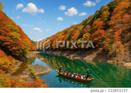 トロッコ列車　保津峡　橋　保津川下り　紅葉 132653157