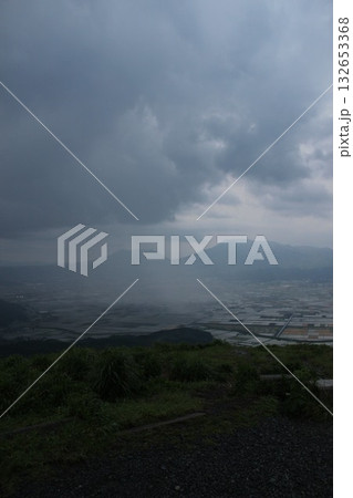 熊本県阿蘇!大観峰展望台からの眺望『”大観峰”阿蘇の自然と雲』 山と街並み 熊本県阿蘇!大観峰展望台からの眺望『”大観峰”阿蘇の自然と雲』 山と街並み 132653368