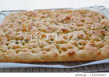 ホームメイドイタリアンフォカッチャ 132654247