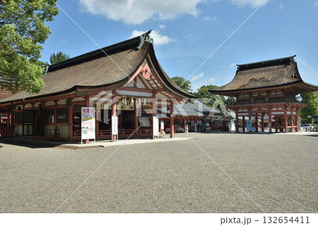 津島神社 拝殿と楼門(愛知県津島市) 津島神社 拝殿と楼門(愛知県津島市) 132654411