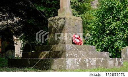 War memorial commemorating fallen soldiers in Helmsley, North York Moors National Park 132655078