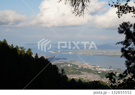 比叡山山上から見た琵琶湖方面の風景 132655552