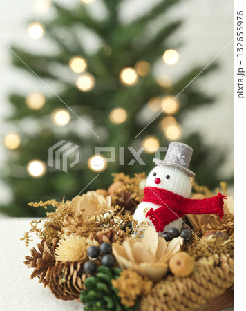 クリスマスイメージ 雪だるまとリース クリスマスイメージ 雪だるまとリース 132655976