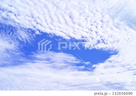 青空と雲イメージ 青空と雲イメージ 132656090