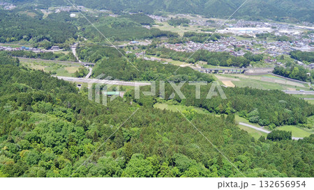 関ヶ原古戦場　小早川秀秋本陣　松尾山城より　国史跡　空撮 132656954