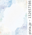 控えめな雪の結晶と淡いパステルカラーのフレーム 背景素材 132657386