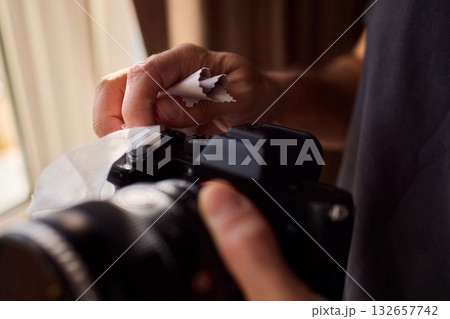 A Comprehensive Guide to Effective Camera Cleaning Techniques for Photography Enthusiasts 132657742