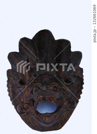 インドネシア・バリ島の民芸品、除けの聖獣バロンの仮面 インドネシア・バリ島の民芸品、除けの聖獣バロンの仮面 132661069