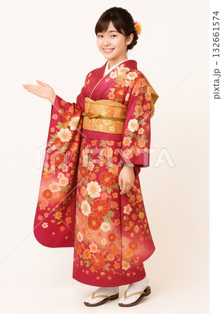 振袖を着た女性 132661574