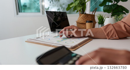 Focused Financial Analysis with Calculators and Charts Focused Financial Analysis with Calculators and Charts 132663780