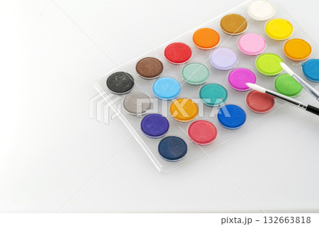 絵の具 132663818